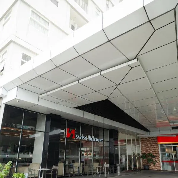 Swiss-Belcourt Serpong, hotel en Ciater-tengah