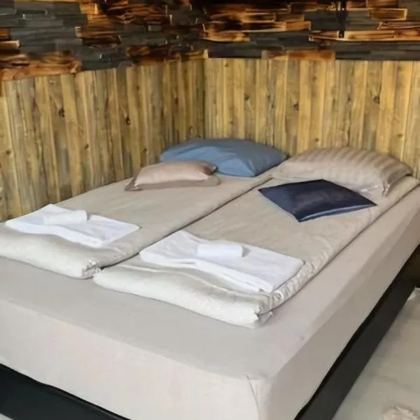 Hunters little house, ξενοδοχείο σε Gardur