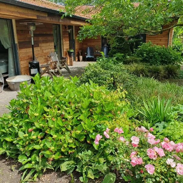 B&B Land of Tir Nan Og, hotel in Lommel