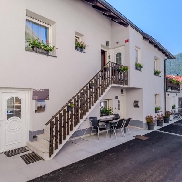 Apartmaji Hosnar, Time Out
