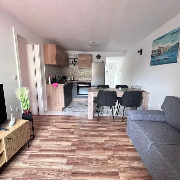 Apartment Žega, ξενοδοχείο σε Kastela