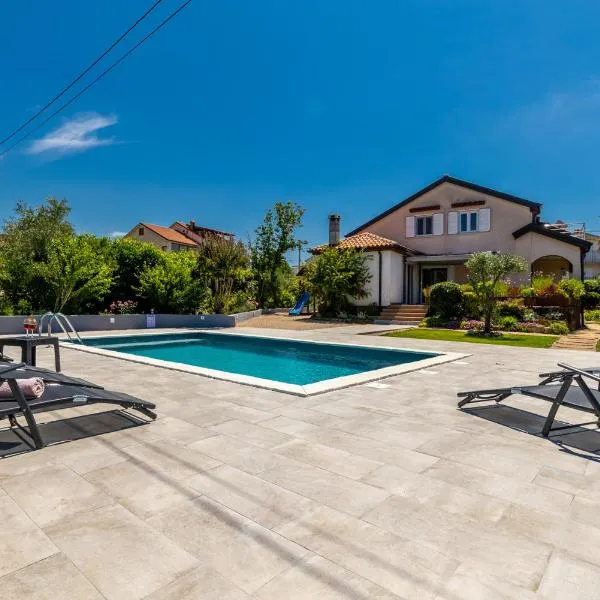 Villa ZaVaLa Brzac、Brzacのホテル
