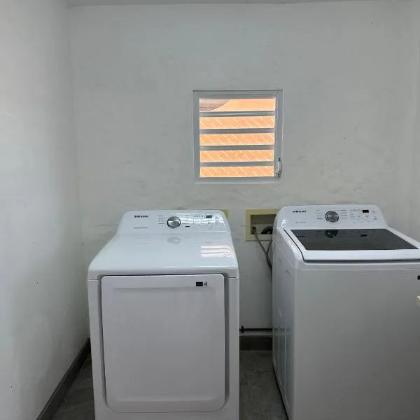 Ocean breeze & views - studio, hotel a Five Islands Village