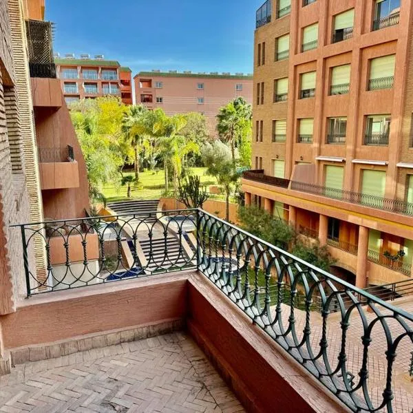 Beautiful Hivernage Apartment with Pool & Balcony, Near Attractions, hotel em Marraquexe