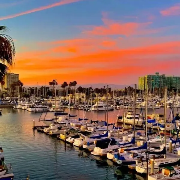 Oasis 2 bedroom minutes to the marina, hotel in Los Angeles
