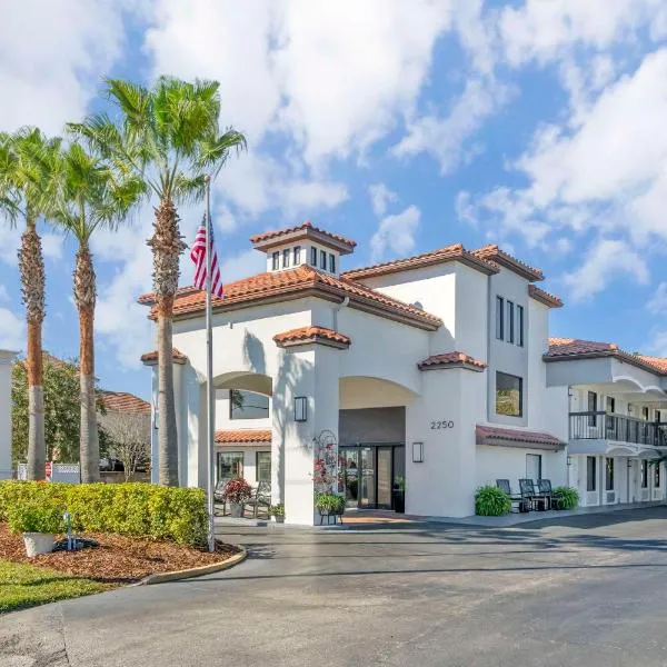 Quality Inn Daytona Speedway - I-95, hôtel à Daytona Beach