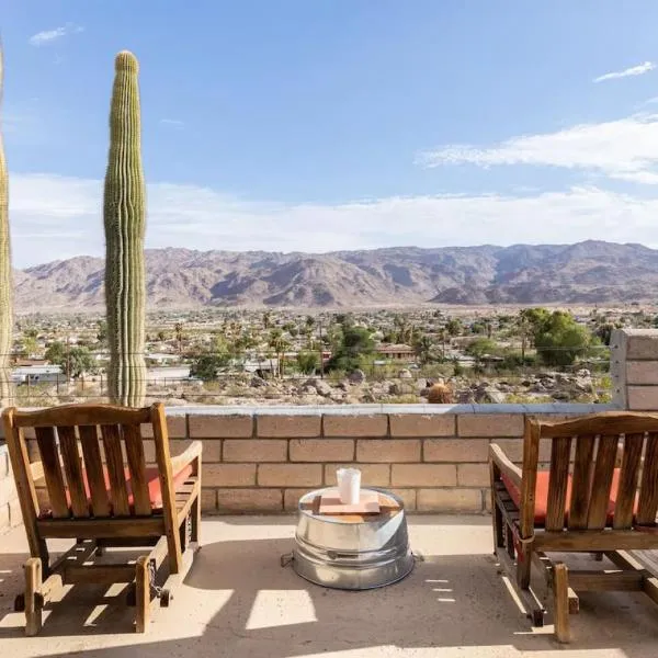 JT Park Villa 360 Views and Starlink on 10 acres، فندق في تونتي ناين بالمز