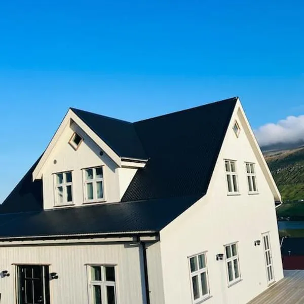 Petursborg luxury in Vágur, hotel em Vágur