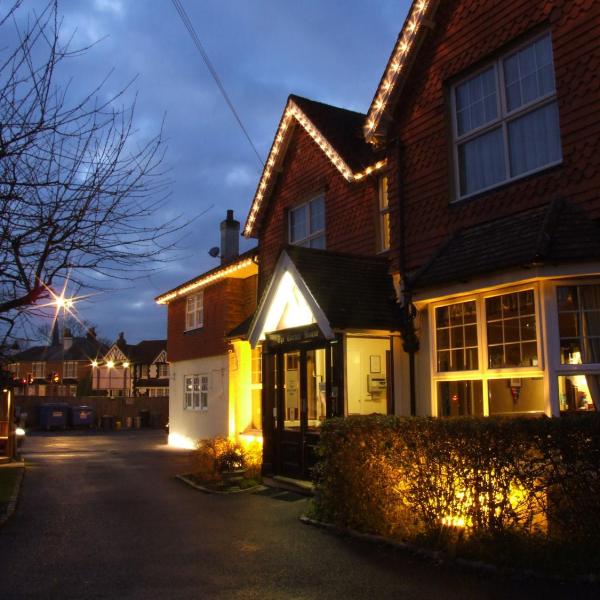 Corner House Hotel Gatwick with Holiday Parking