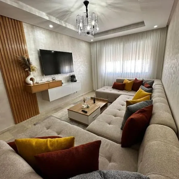 Apartment with pool near Mohammadia downtown, hotel em Mohammedia
