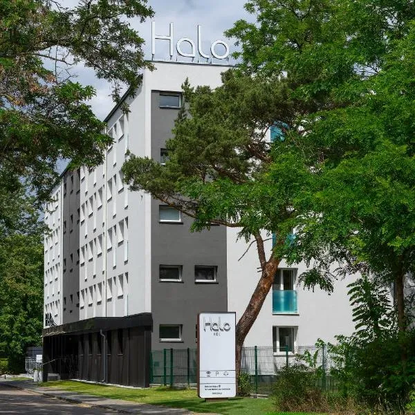 Halo Hel, hotel a Hel