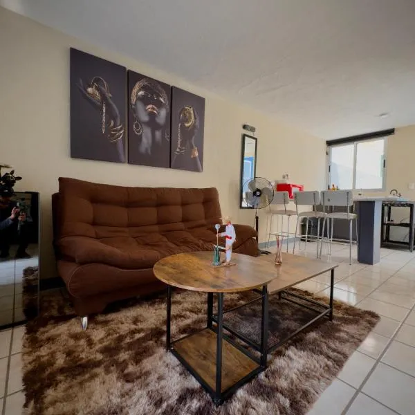 Casa-Alojamiento Tierra roja, hôtel à Arandas