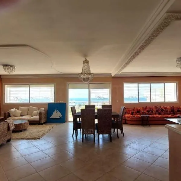 Villa de luxe vue sur mer, hotel in Moulay Bousselham