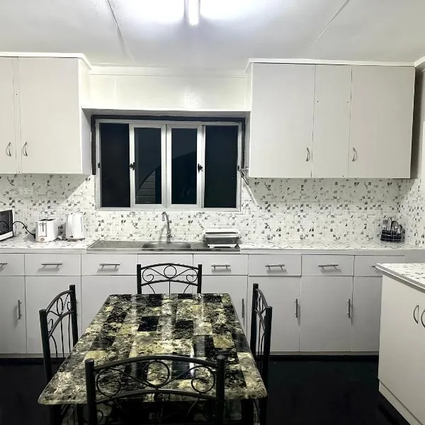 Great Holiday Home 2BDR Top Spot Labasa Jumanzuls Abode, hotel in Labasa