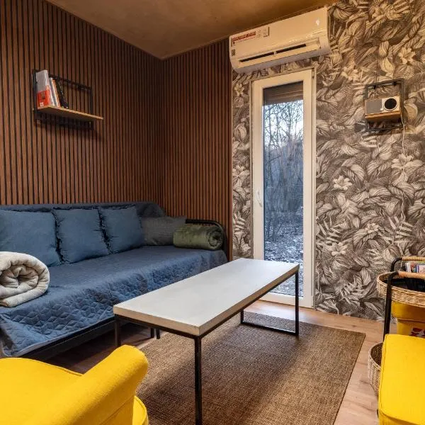 Almásglamp, hotel sa Zebegény