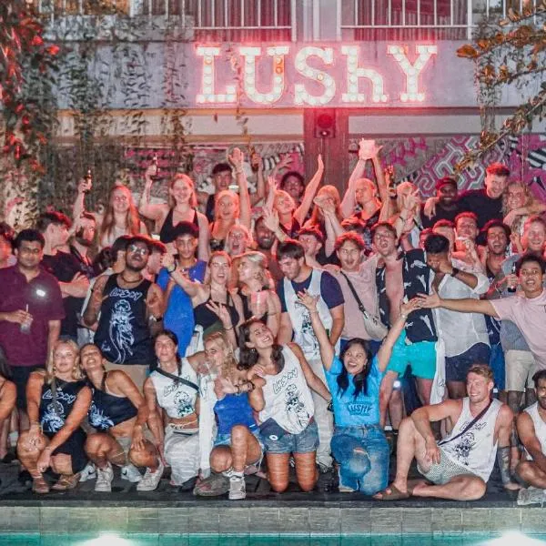 Lushy Hostel Canggu，位于坎古的酒店