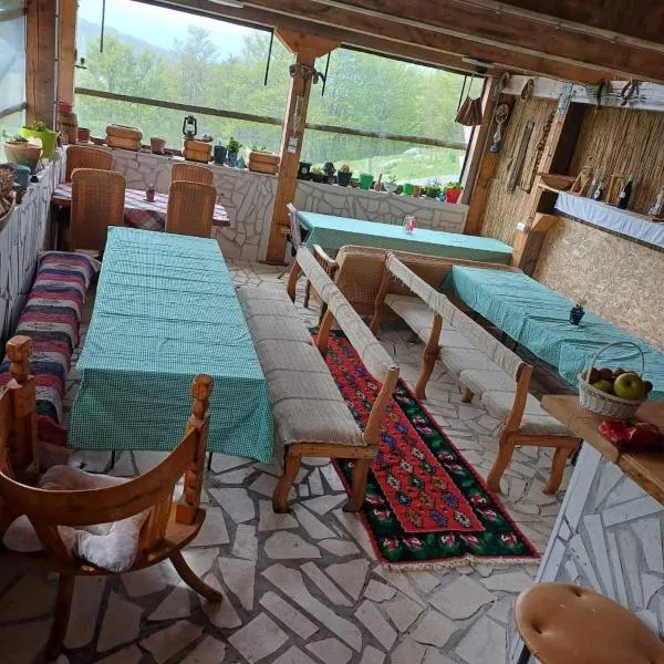 Katun Ljeljenak, hotel v destinaci Plužine