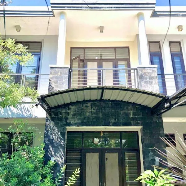Serafinna Guest House, hotel v destinaci Surabaja