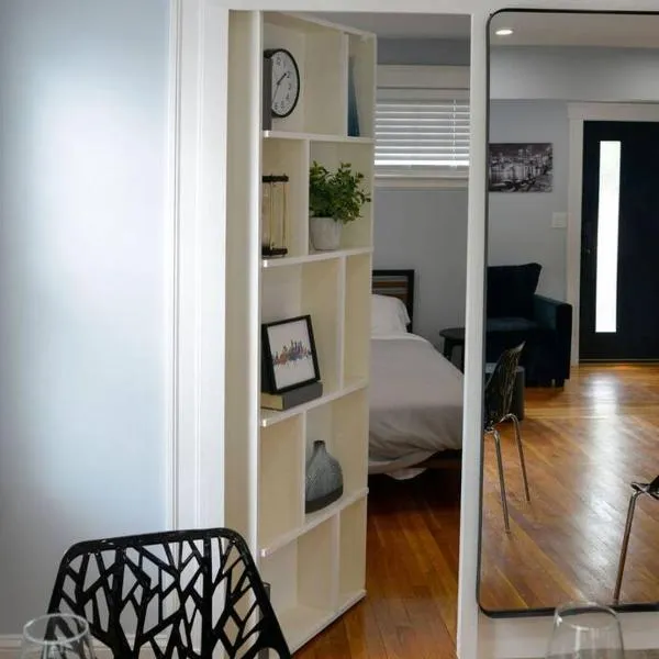 Enchanting Hidden Door Escape, hotel in Stoneham