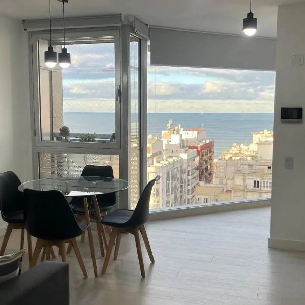 Excelente! Vista al mar con cochera y amenities gimnasio, play room y pileta no climatizada, hotel in Mar del Plata