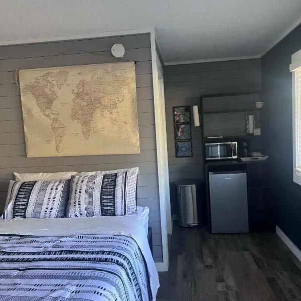 TeePee Room 16-Newly Renovated, hotel in Roscommon