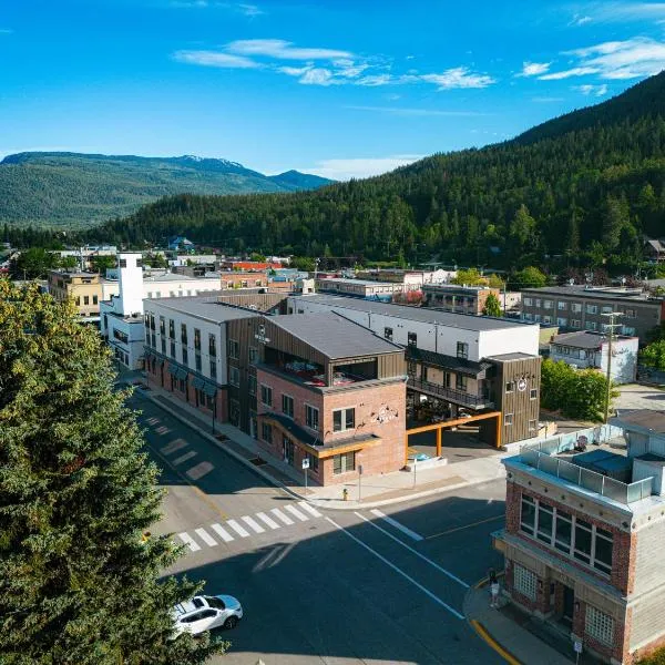 Basecamp Suites Revelstoke, hotel i Revelstoke