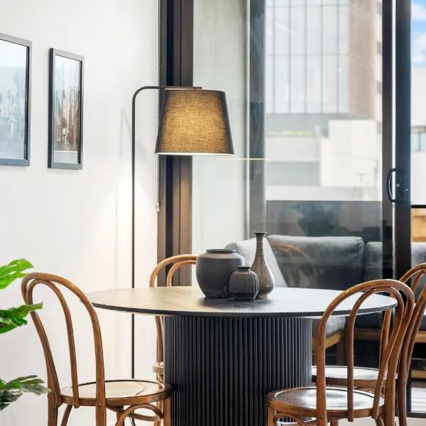 Modern, Elegant Oasis，位于墨尔本的酒店