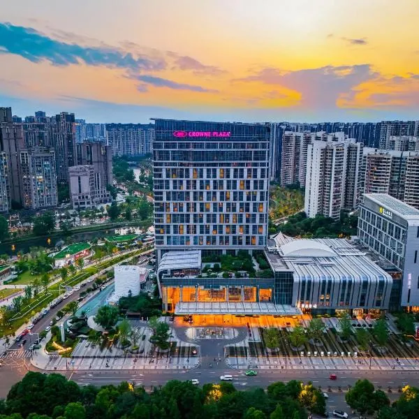 Crowne Plaza Chengdu Wenjiang by IHG, khách sạn ở Thành Đô