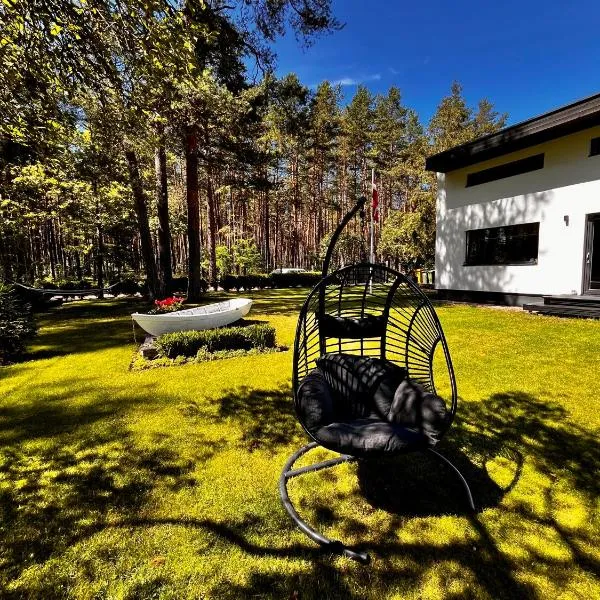 Villa Gauja - holiday home close to the sea and lake, hotel di Gauja