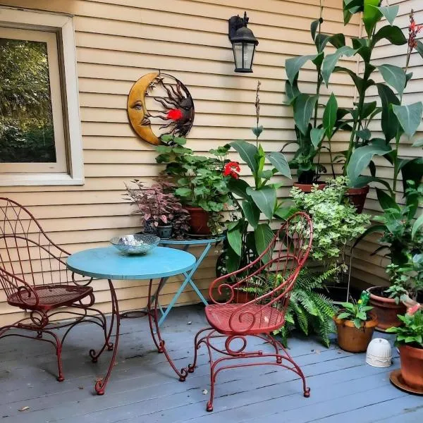 The Perfect Wine Trails Location - The Garden Suite, Hotel in Interlaken