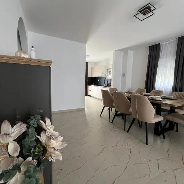 Villa Isola, hotel in Neviđane