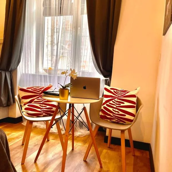 Amazing 1 room Condo Warszawa Center, Sauna (OS), hotel ve Varšavě