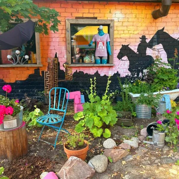 Gypsy Camp Apartments & Glamping, ξενοδοχείο στη Λιέπαγια