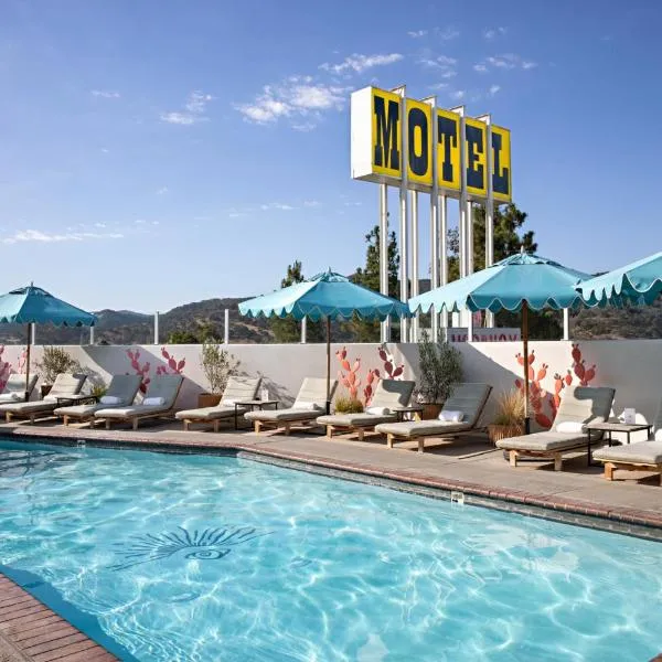 Skyview Los Alamos - 21 & Over Pool, hotel in Los Alamos