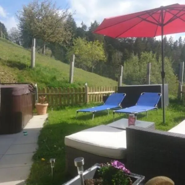 Privater Whirlpool & Sauna - Wellness Oase, hotel en Rüeggisberg