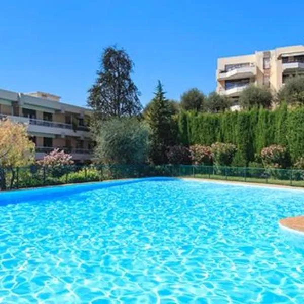 Studio piscine climatisation tennis，位于尼斯的酒店