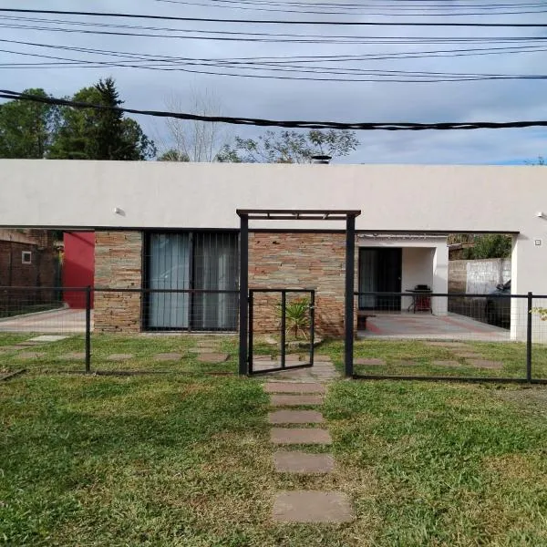 Casa cómoda en Termas, Hotel in Termas del Daymán