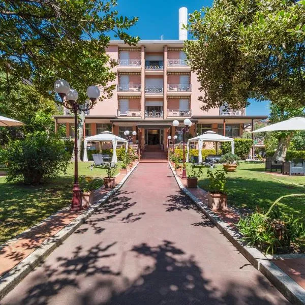 Hotel Gabrini, ξενοδοχείο σε Marina di Massa