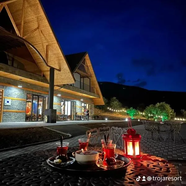 Troja Resort - Hotel & Restaurant, khách sạn ở Shupenzë