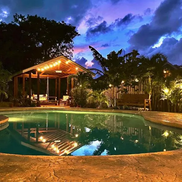 DreamSpace Estate, Private Luxury Villa, Pool, Car and Beach, hotell i Nassau