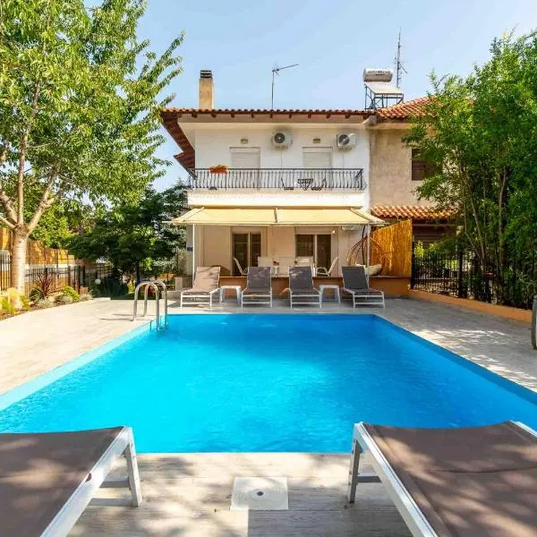 Urban Oasis - Heated Pool Villa in Thessaloniki, hotel a Salonicco