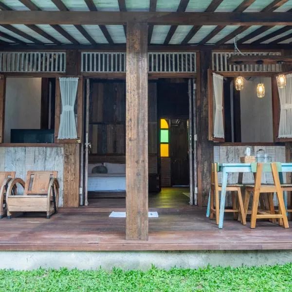 Singgah Ndalem - wooden house Jogja，位于日惹的酒店