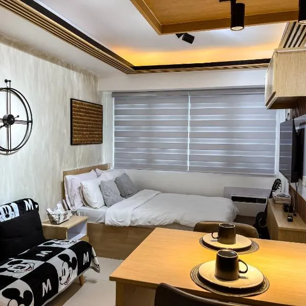 Quezon City Manila Stylish Studio Unit with a Mickey Vibe, hotel in Manila