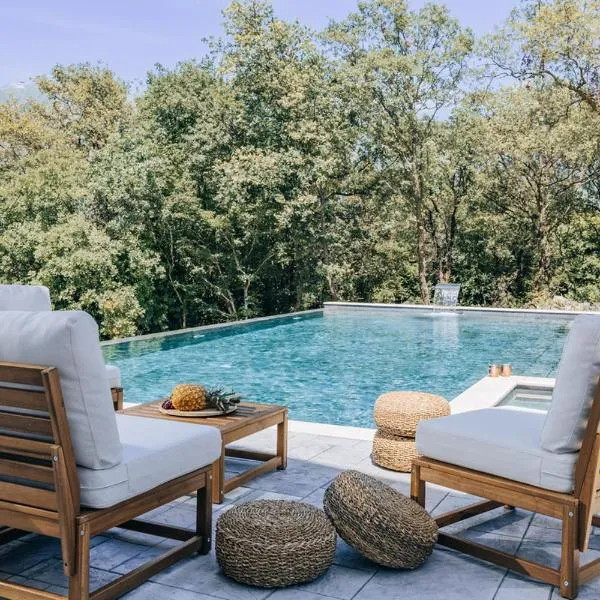 Villa Principium with Infinity Edge Pool&Hot Tub – hotel w Kotorze