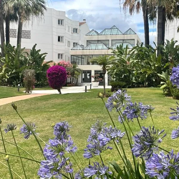 Playa Rocio calm beachfront apartment- 2bdr, hotel en Marbella