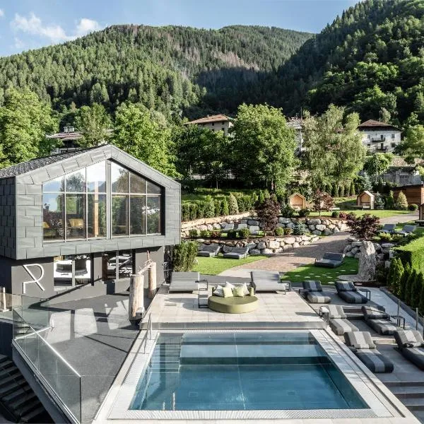 Hotel Ravelli Luxury Spa – hotel w mieście Mezzana