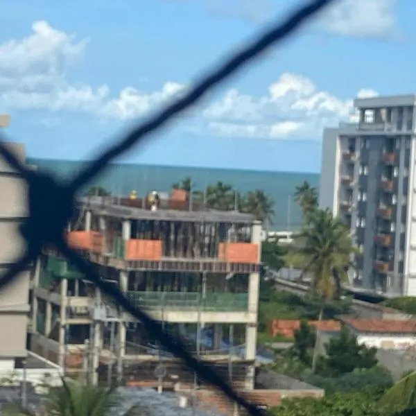 Apartamento amplo e confortavel, hotel in Cabedelo