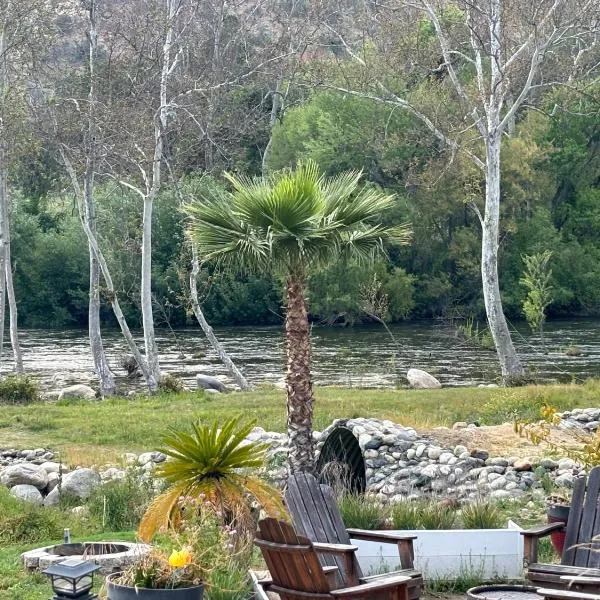 Sequoia River Front Cabins, hotel in Three Rivers