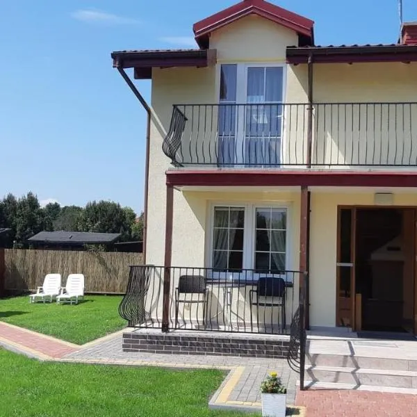 Dom letniskowy - do 10 osób, ξενοδοχείο σε Dźwirzyno