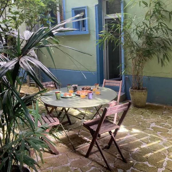Maison avec jardin, hotel v Paříži